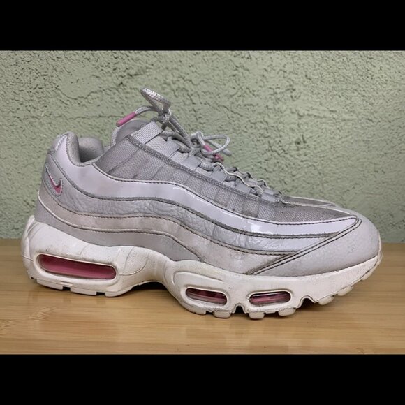 RARE 🚀 Nike Womens Air Max 95 SE AQ4138-002 Gray Running Shoes Sneakers Size 10 - Picture 1 of 11